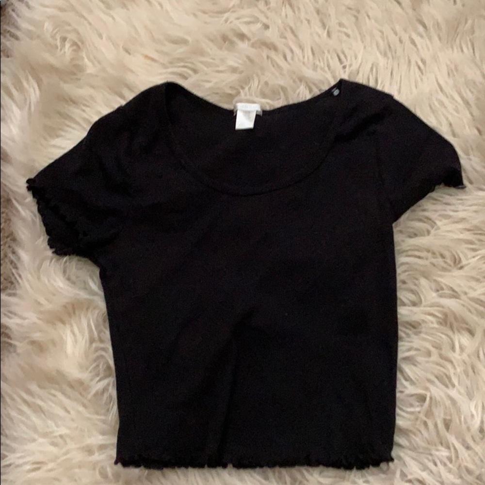 black crop top